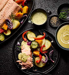 Menú: Crema de brócoli con gorgonzola, salmón con verduras y salsa de eneldo