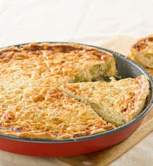 Quiche de atún en conserva con aceitunas verdes
