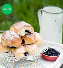 Blueberry brioche buns