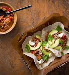 Špaldovo-pohankové tortilly s chilli con carne