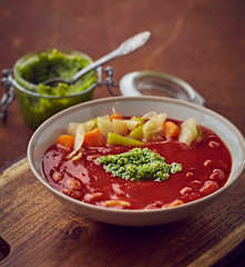 Cassoulet di fagioli con pesto di noci a Cottura Lenta