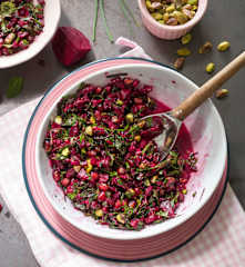 Ensalada de remolacha, granada y pistacho