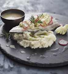 Pstruh na páře a květákové pyré