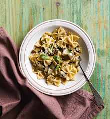 Pasta integrale menta e carciofi
