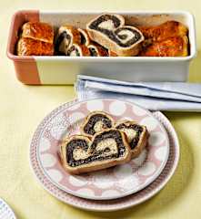 Mandel-Mohn-Strudel mit Marzipan