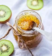 Confiture de pommes et de kiwis