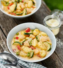 Hähnchen-Gemüse-Topf mit Gnocchi