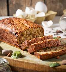 Zucchini and Almond Pulp Bread