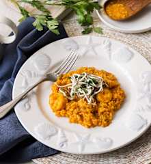 Arroz con angulas de surimi y gambones