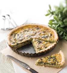 Quiche de cogumelos e espinafres
