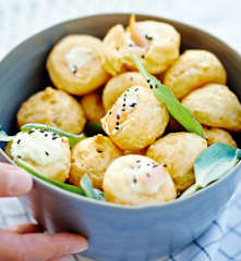 Choux chantilly-wasabi au poisson fumé