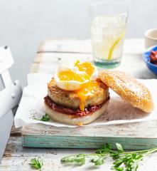 Burger de pollo con tomates secos