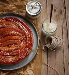 Tarte de banana com crème fraîche
