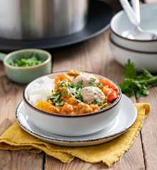 Paprykarz węgierski z pulpetami drobiowymi na ostro