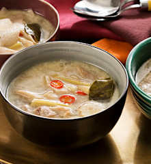 Sopa de pollo y leche de coco (Tom kha kai) - Tailandia