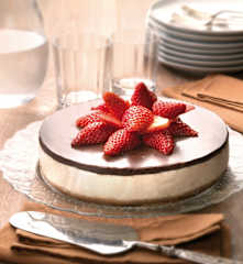 Cheesecake ai due cioccolati e fragole