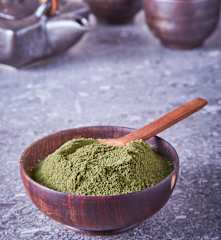 Té verde en polvo casero