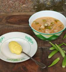 Muamba de ginguba com galinha e funje de milho