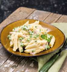 Penne w sosie serowo-śmietanowym