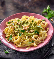 Tagliatelle mit Bohnenpesto