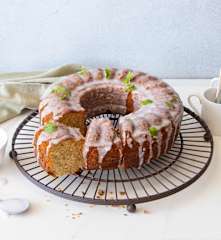 Gin and tonic drizzle cake