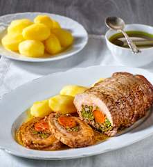 Arrosto di maiale ripieno con verdure e pancetta affumicata