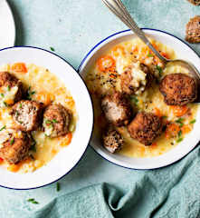 Guiso de verduras con albóndigas