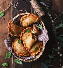 Empanadas caprese