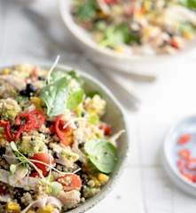 Frango Tex-Mex e salada de quinoa