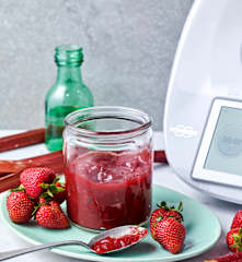 Confiture de fraises, rhubarbe et vanille