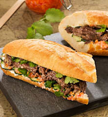 Bocadillos de ternera (Banh mi) - Vietnam