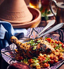 Chermoula-Hähnchen mit Schmortomaten-Couscous