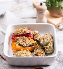 Warzywa faszerowane kurczakiem i ryżem z pietruszkową kruszonką