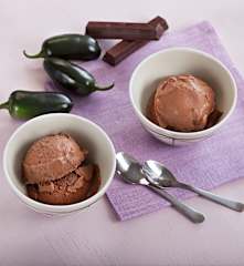 Glace au chocolat et piment jalapeño