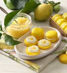Citrónové makronky s lemon curd a jogurtovou ganache