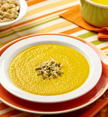 Mrkvová kari krémová polévka (raw)