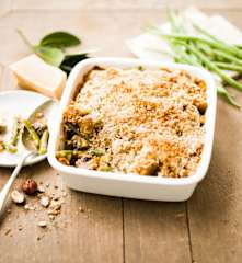 Crumble aux noisettes, haricots verts et champignons