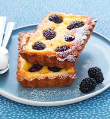 Tartelettes à la faisselle et aux mûres