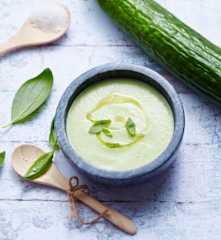 Soupe froide de concombre au basilic