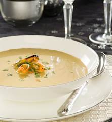 Sopa de mejillones al azafrán