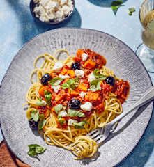 Špagety s batátovo-rajčatovou omáčkou