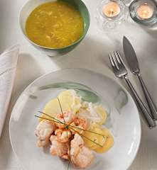 Menú: Sopa de picadillo. Rape con gambón, patata panadera y salsa de naranja