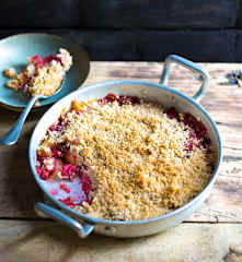 Crumble pommes-framboises-coco