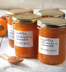 Confettura di albicocche alla cannella