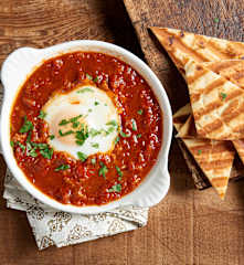 Telur Kukus dalam Saus Tomat (Shakshuka)