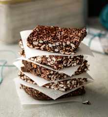 Quadrotti proteici alla menta e cioccolato