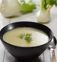 Fenyklová polévka se sýrem