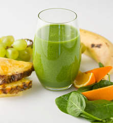 Smoothie de uva, piña y espinacas