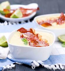 Chłodnik z melona z szynką parmeńską