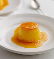 Pudins de laranja a vapor